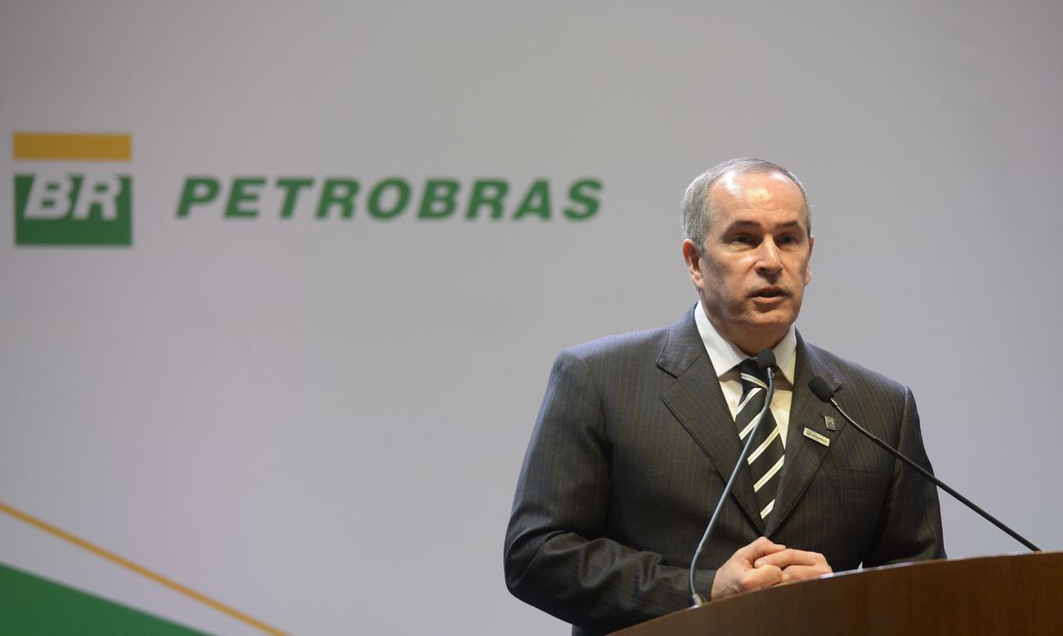 O diretor da ANP, Décio Odonne, durante posse do novo presidente da Petrobras, Roberto Castello Branco, no Rio de Janeiro.