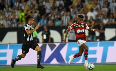 Botafogo perde em casa por 2 a 1 para Flamengo na 22ª rodada do Brasileiro - em 02/09/2023