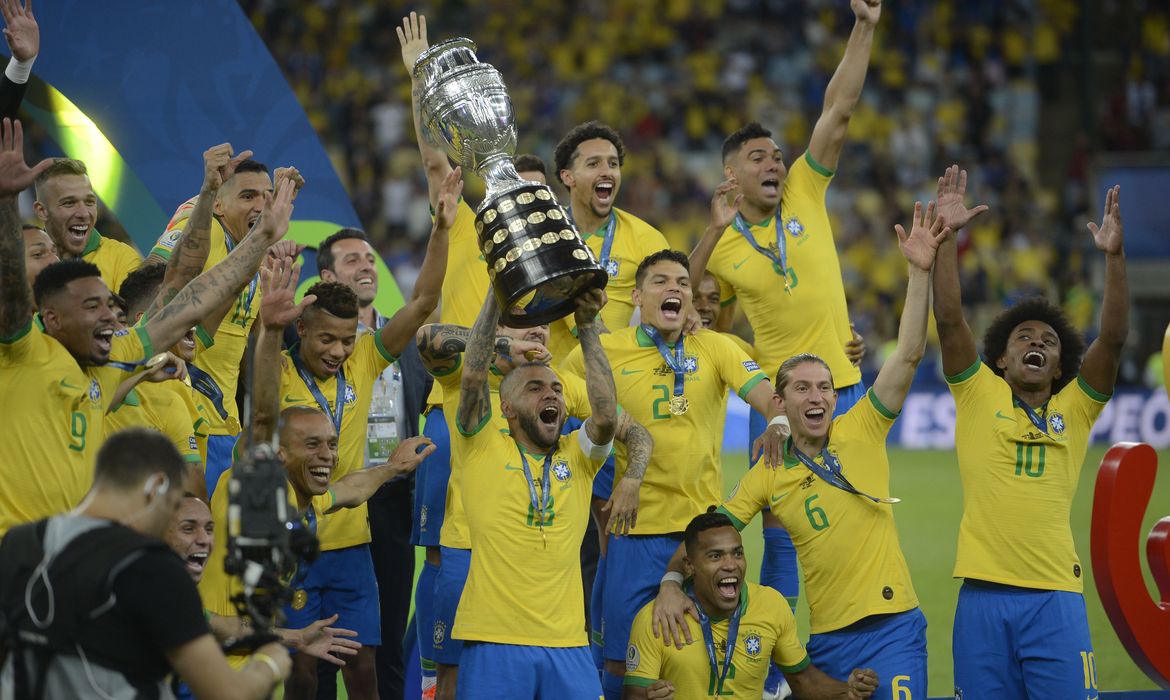COPA AMÉRICA 2019: BRASIL X PERU DISPUTAM FINAL NO MARACANÃ - troféu - campeão - Copa América