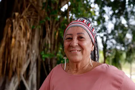 Manaus (AM), 10/01/2025 - Foto feita em 30/11/2024 - Maria Barcellos, indigenista, conhecida em Rondônia como Maria dos Índios, 52 anos de experiência trabalhando com povos indígenas, fala durante a TEDx Amazônia, no Salão Rio Solimões. Foto: Tânia Rêgo/Agência Brasil