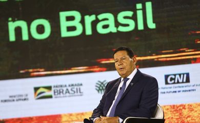 O vice-presidente da República, Hamilton Mourão, participa de debate promovido pelo governo brasileiro na 26ª Conferência das Nações Unidas sobre Mudança do Clima (COP26).