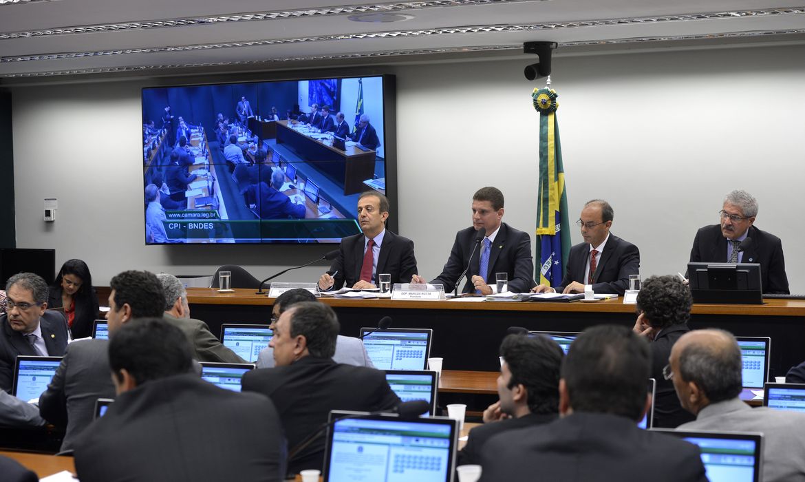 Reunião da Comissão Parlamentar de Inquérito (CPI) do Banco Nacional de Desenvolvimento Econômico e Social (BNDES) da Câmara dos Deputados para votar requerimentos (Wilson Dias/Agência Brasil)