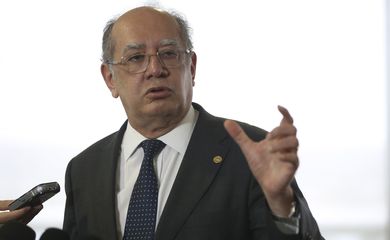 Brasília - O presidente do Tribunal Superior Eleitoral, Gilmar Mendes, lança o aplicativo Título Eletrônico, em solenidade no TSE (José Cruz/Agência Brasil)