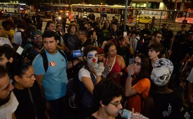 Manifestantes foram detidos pela Polícia Militar durante protesto contra a Copa do Mundo, no Rio de Janeiro(Tomaz Silva/Agência Brasil)