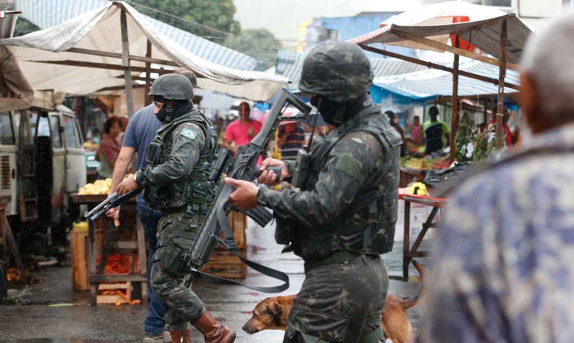 Rio de Janeiro - Cerca de 1,4 mil militares das Forças Armadas voltam à Vila Kennedy, na zona oeste da cidade (Tânia Rêgo/Agência Brasil)