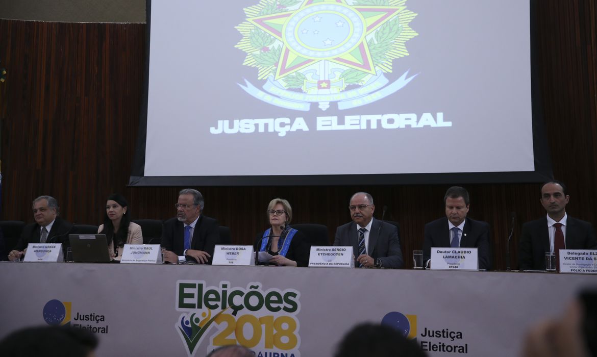 Entrevista coletiva sobre medidas de combate à disseminação de notícias falsas (fake news) nas redes sociais. 