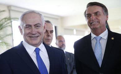 O presidente eleito Jair Bolsonaro recebe a visita do primeiro-ministro de Israel, Benjamin Netanyahu, em Copacabana.