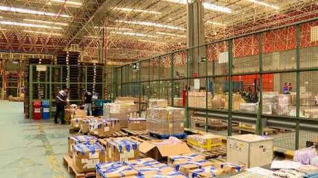 Galpão com compras feitas pela internet em Viracopos