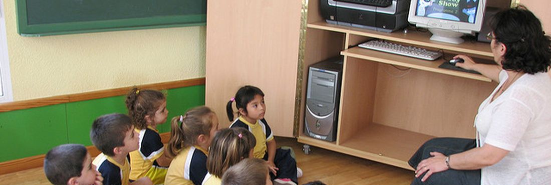 Programa debate a relação da TV com a educação