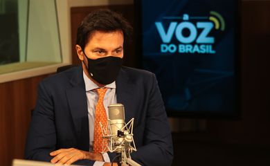 O ministro das Comunicações, Fábio Faria, participa do programa A Voz do Brasil