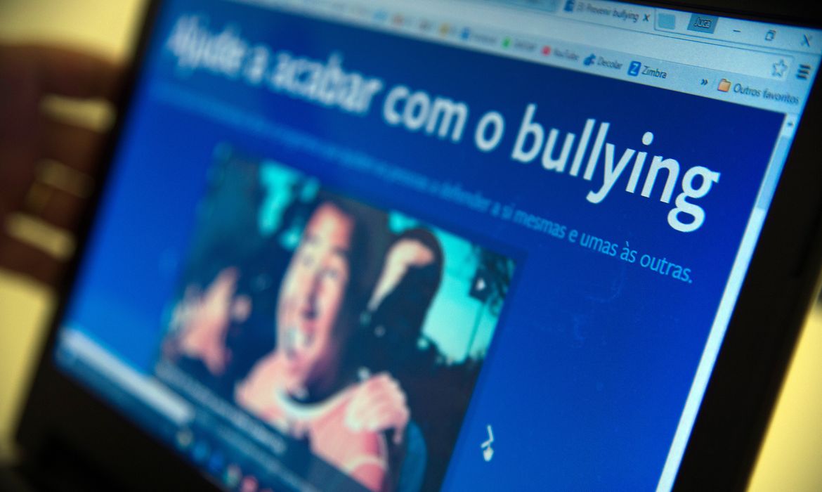 Brasília - O Facebook lançou plataforma com ferramentas para ajudar adolescentes, pais e professores a evitar e combater o bullying em redes sociais (Marcello Casal Jr/Agência Brasil)