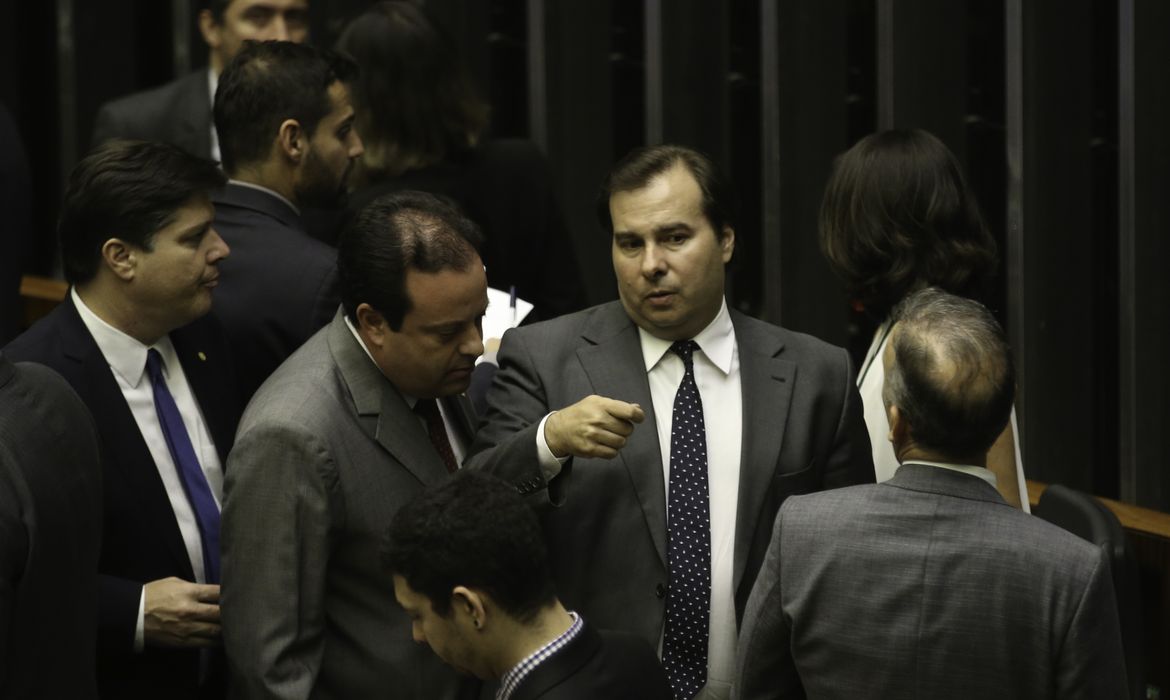 Brasília - Plenário da Câmara conclui fase de discussão de PEC da reforma política e encerra sessão de hoje (Fabio Rodrigues Pozzebom/Agência Brasil)
