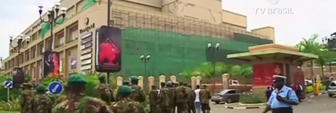 Nas últimas 24 horas, as forças de segurança do Quênia fizeram várias tentativas de entrar no Shopping Westgate, mas foram forçadas a se retirar.