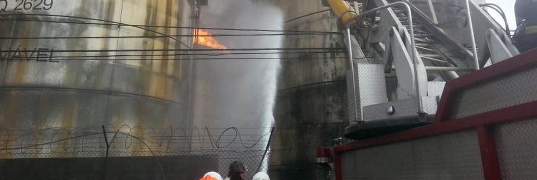 Incêndio em Santos Incêndio em Santos (abril de 2015)