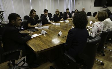 O ministro da Indústria, Comércio Exterior e Serviços (MDIC), Marcos Jorge, assina a adesão do ministério à Rede Brasil do Pacto Global da Organização das Nações Unidas (ONU). 