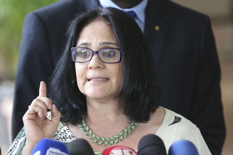 Futura ministra da Mulher, FamÃlia e Direitos Humanos, Damares Alves, fala à imprensa no CCBB. Ela também ficará responsável pela Funai.