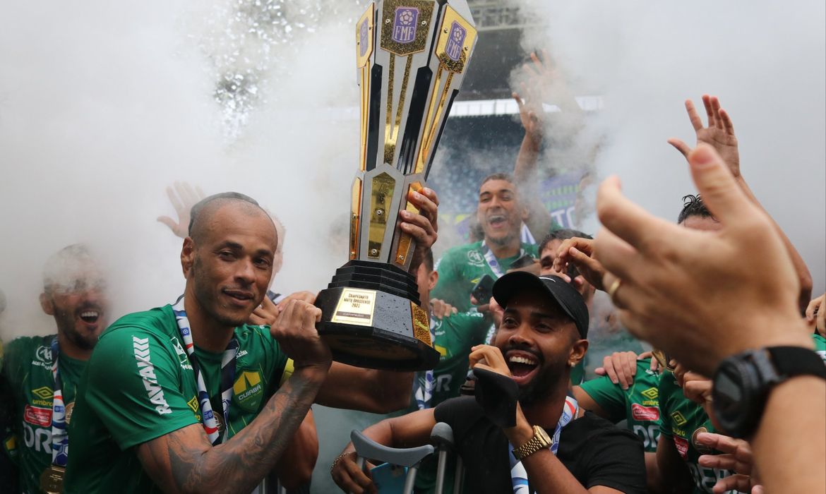 Cuiabá levanta a taça do campeonato do Mato Grosso 2021