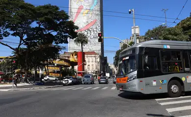 São Paulo (SP), 23/07/2025 - Movimento de ônibus e carros próximo ao terminal Pedro II, no centro capital. Foto: Rovena Rosa/Agência Brasil