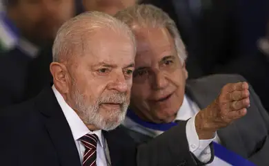 Brasília (DF), 28/08/2024 -O ministro da Defesa, José Múcio Monteiro, e o presidente Luiz Inácio Lula da Silva durante cerimônia de comemoração dos 25 anos do Ministério da Defesa. Foto: Marcelo Camargo/Agência Brasil