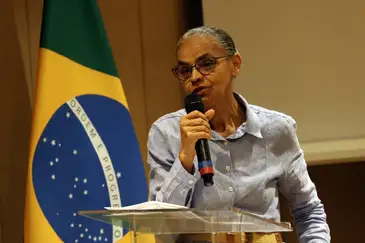 Antonio Cruz/Agência Brasil Brasília (DF), 29/05/2025 - A ministra do Meio Ambiente, Marina Silva, participa de encontro com lideranças afrodescendentes da América Latina e do Caribe para entregar formalmente ao Itamaraty suas propostas políticas e institucionais para a COP30, que será realizada em Belém (PA). Foto: Antonio Cruz/Agência Brasil