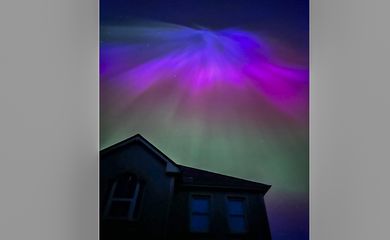 Irlanda 11/05/2024 - Foto tirada 10/05/2024 - Aurora Boreal é vista no ceu da Swinford County Mayo na Irlanda - Tempestade solar causa auroras no norte e no sul da América Latina.
Foto: Daniel Shean/Divulgação