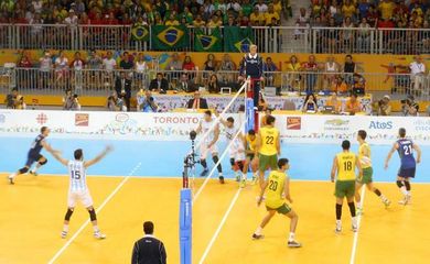 Brasil perde a final do vôlei masculino para a Argentina e fica com a prata