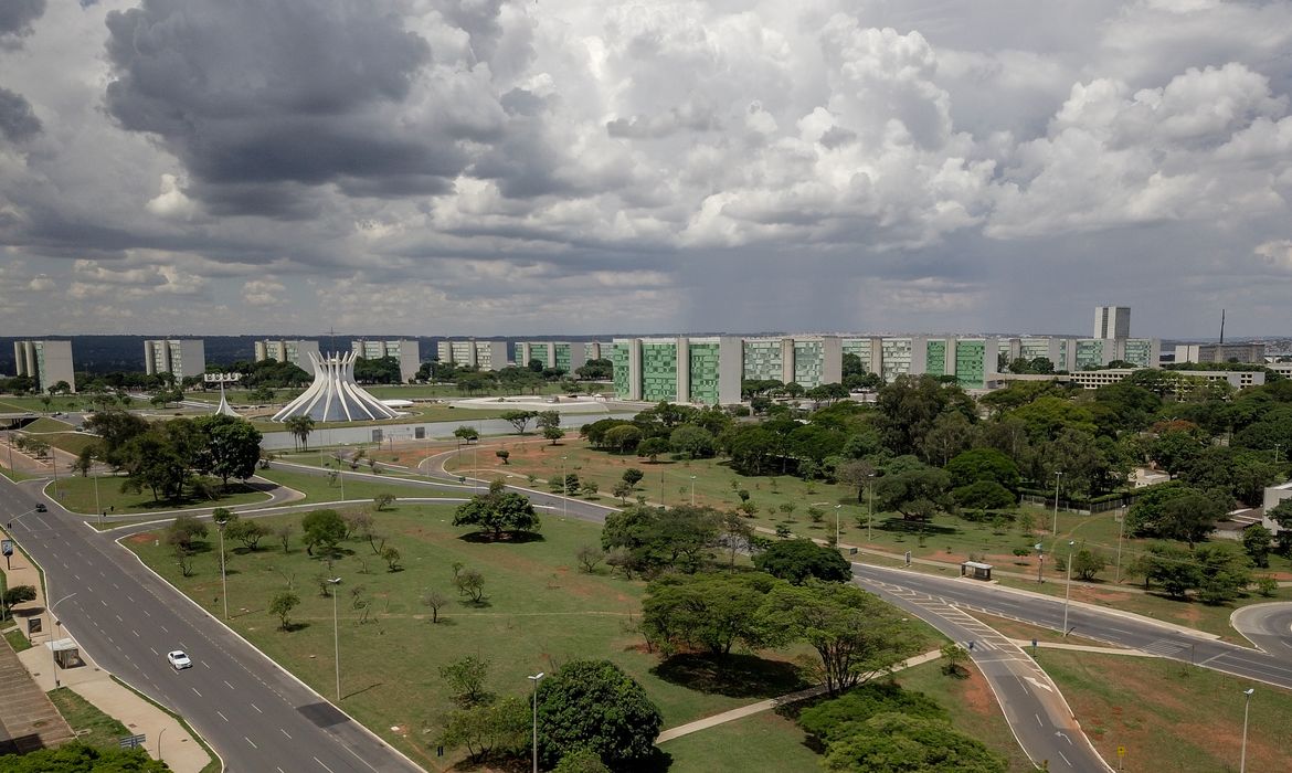 Brasília (DF), 03/11/2023, Esplanada dos Ministérios. Foto: Rafa Neddermeyer/Agência Brasil