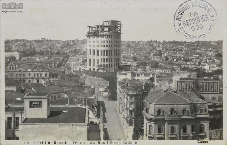 Arquivo Nacional. Trecho da rua Líbero Badaró, centro de São Paulo, década de 1930. Arquivo Nacional.