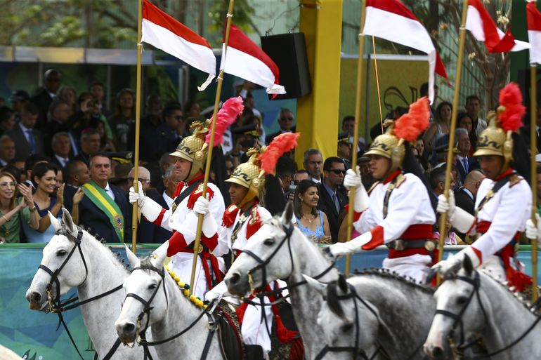 Desfile cívico-militar do 7 de Setembro, que este ano comemora o Bicentenário (200 anos) da Independência do Brasil.
