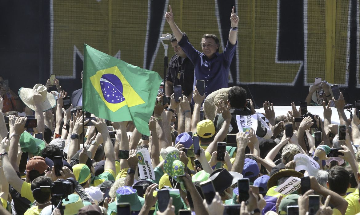 O presidente da República do Brasil, Jair Messias Bolsonaro, participa de ato na Esplanada dos Ministérios.