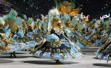Rio de Janeiro (RJ), 19/02/2023 - A escola de samba Império Serrano desfila em homenagem ao sambista Arlindo Cruz no Sambódromo da Marquês de Sapucaí. Foto: Fernando Frazão/Agência Brasil