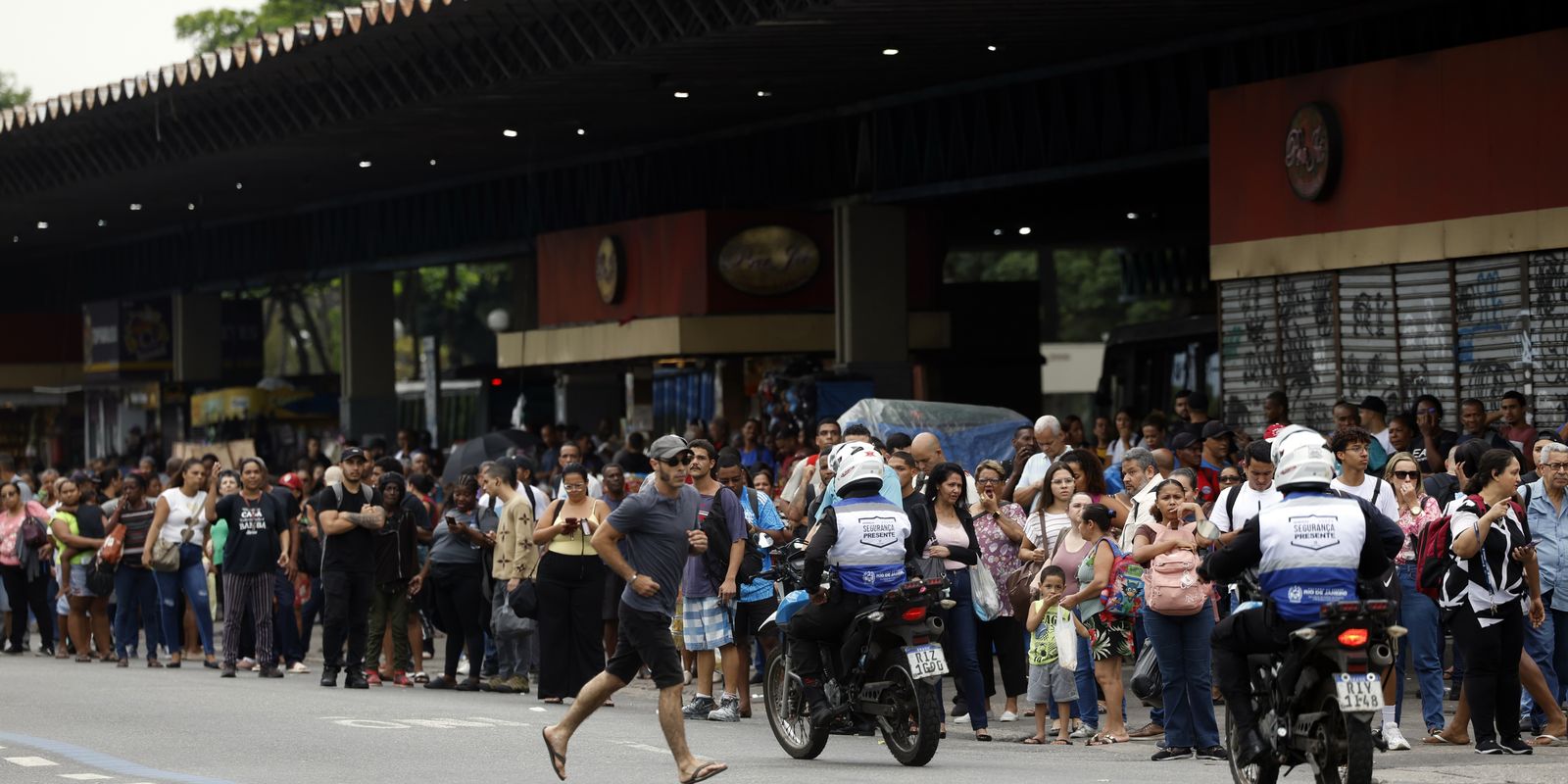 Operação Contenção: Ferj adia partidas da Série B1 do Carioca