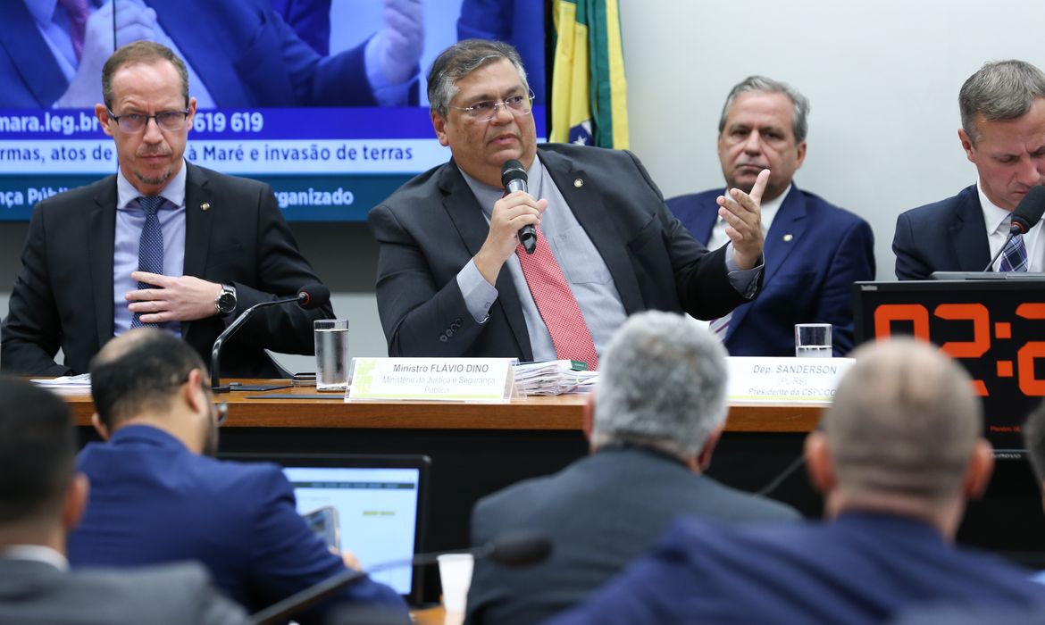 Brasília (DF) 11/04/2023 2023  Ministro da Justiça, Flávio Dino, fala sobre o decreto que suspende registro de armas na comissão de segurança pública da Câmara. Durante depoimento teve vários tumultos entre deputados do governo e oposição.