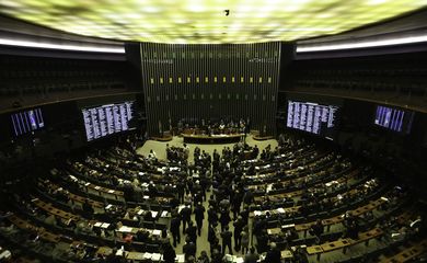 Brasília - Sem acordo para votação da Proposta de Emenda à Constituição da Reforma Política (PEC 77/03), sessão da Câmara foi encerrada (Fabio Rodrigues Pozzebom/Agência Brasil)
