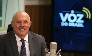 O ministro da Educação, Milton Ribeiro,  é entrevistado no programa A Voz do Brasil.