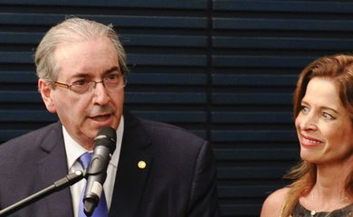 Eduardo Cunha ao lado de sua esposa, a jornalista Cláudia Cruz (Divulgação/Agência Senado) 