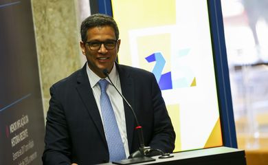  O presidente do Banco Central, Roberto Campos Neto, durante a inauguração da exposição “Estabilidade Real”, que celebra os 25 anos do lançamento do Real. 