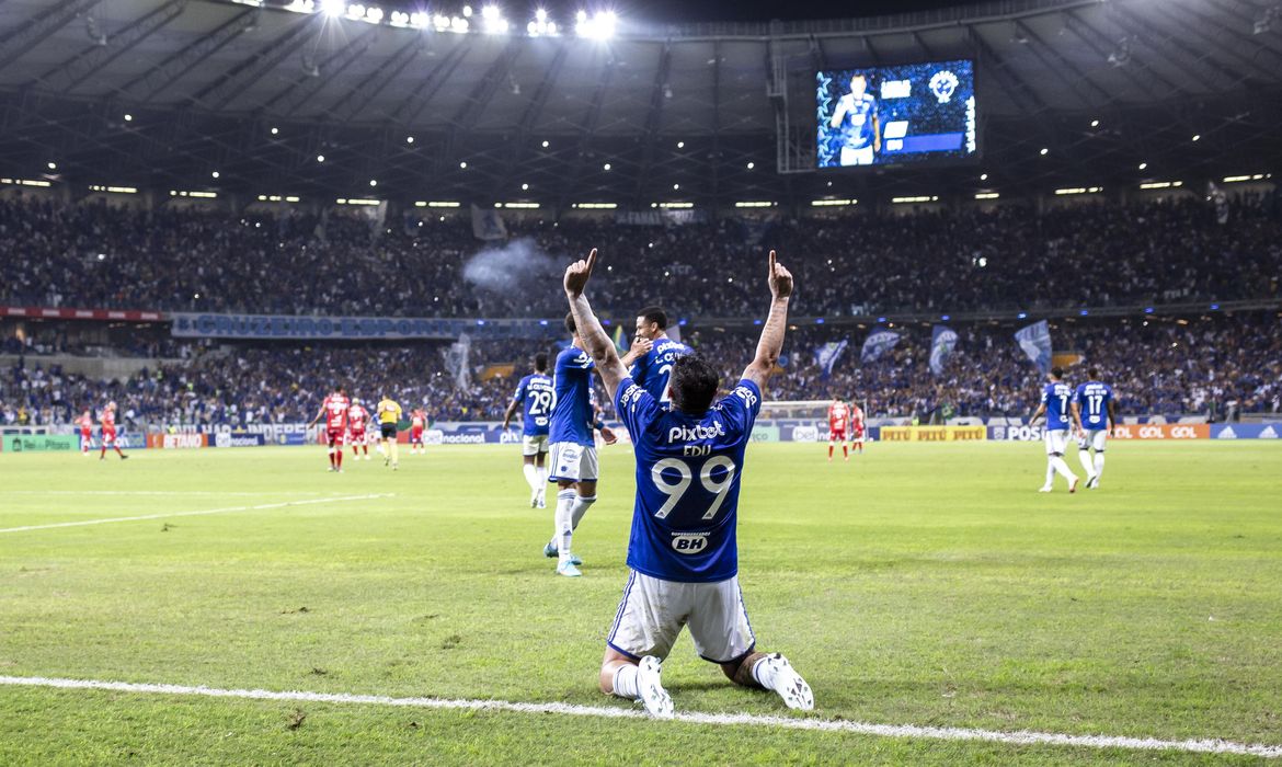 Cruzeiro Derrota CRB E Amplia Liderança Na Série B Do Brasileiro ...