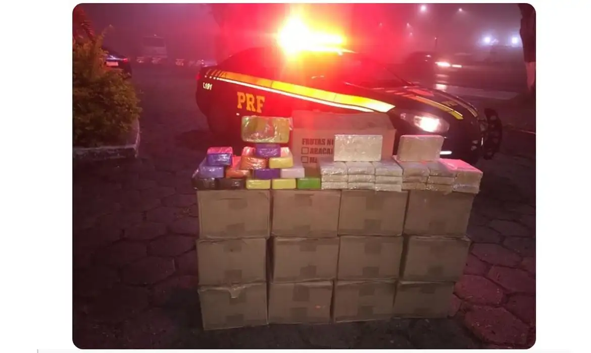 BR 116,  Piraí,  Polícia Rodoviária Federal, 405 quilos de cloridrato de cocaína
