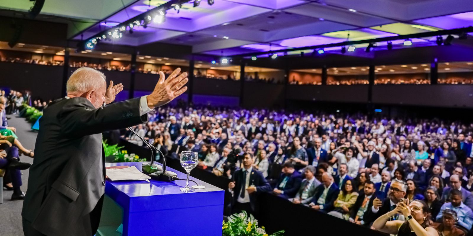 Lula anuncia medidas para aliviar cofres de prefeituras
