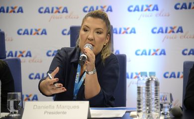 A presidente da Caixa Econômica Federal, Daniella Marques durante apresentação de balanço do Caixa Pra Elas, no Rio de Janeiro