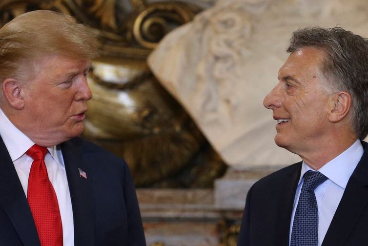 Donald Trump e Mauricio Macri conversam durante Cúpula do G20