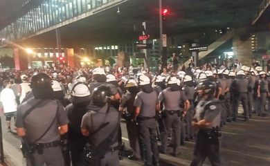 PM reprime manifestação em São Paulo