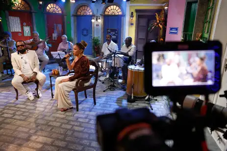Fernando Frazão/Agência Brasil 22/11/2024 Rio de Janeiro – Samba na Gamboa. Xande de Pilares - Foto- Fernando Frazão / Agência Brasil