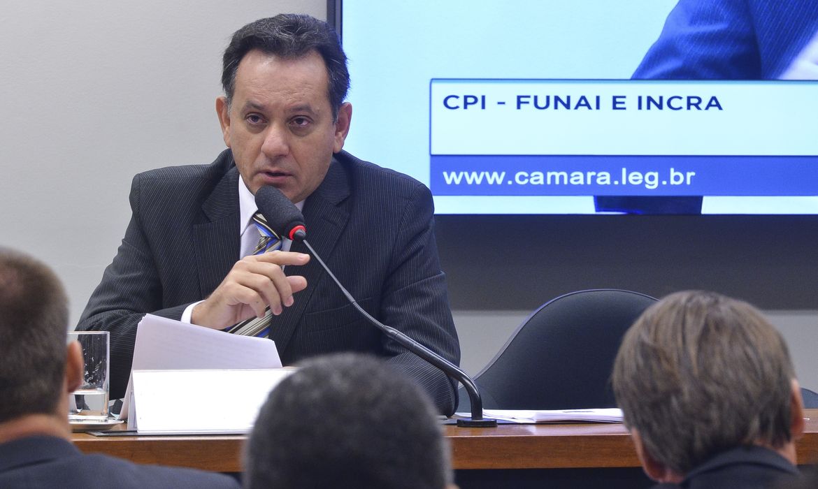 Brasília - O deputado Nilson Leitão participa de audiência pública na CPI da Funai (Antonio Cruz/Agência Brasil)