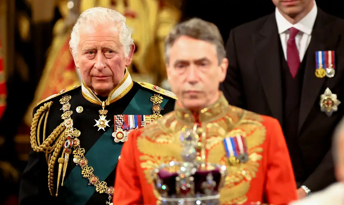 Príncipe Charles durante cerimônia de abertura do Parlamento britânico em Londres