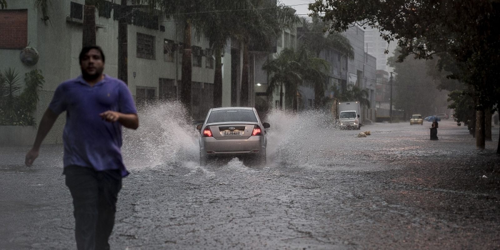 Bombeiros de São Paulo receberam 142 chamados por causa das chuvas
