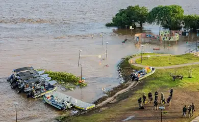 Porto Alegre (RS), 17/05/2024 -  CHUVAS RS-PF - Policiais Federais envolvidos nas ações das engentes do Rio Grande Sul, se preparam nessa manhã de sexta-feira para ajudar a população de Porto Alegre. Foto: Rafa Neddermeyer/Agência Brasil