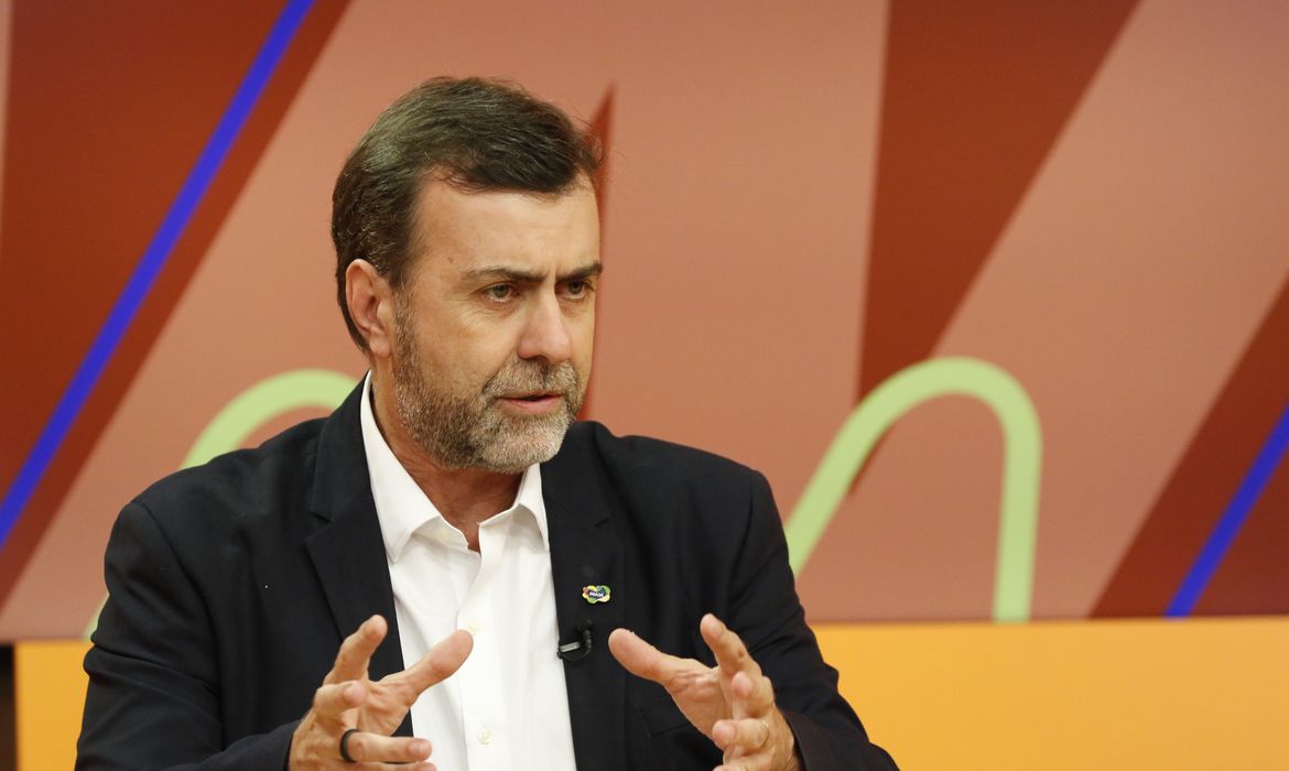 Rio de Janeiro (RJ) 25/03/2024 – O presidente da Embratur, Marcelo Freixo, participa do programa Sem Censura, da TV Brasil, apresentado por Cissa Guimarães. Foto: Fernando Frazão/Agência Brasil