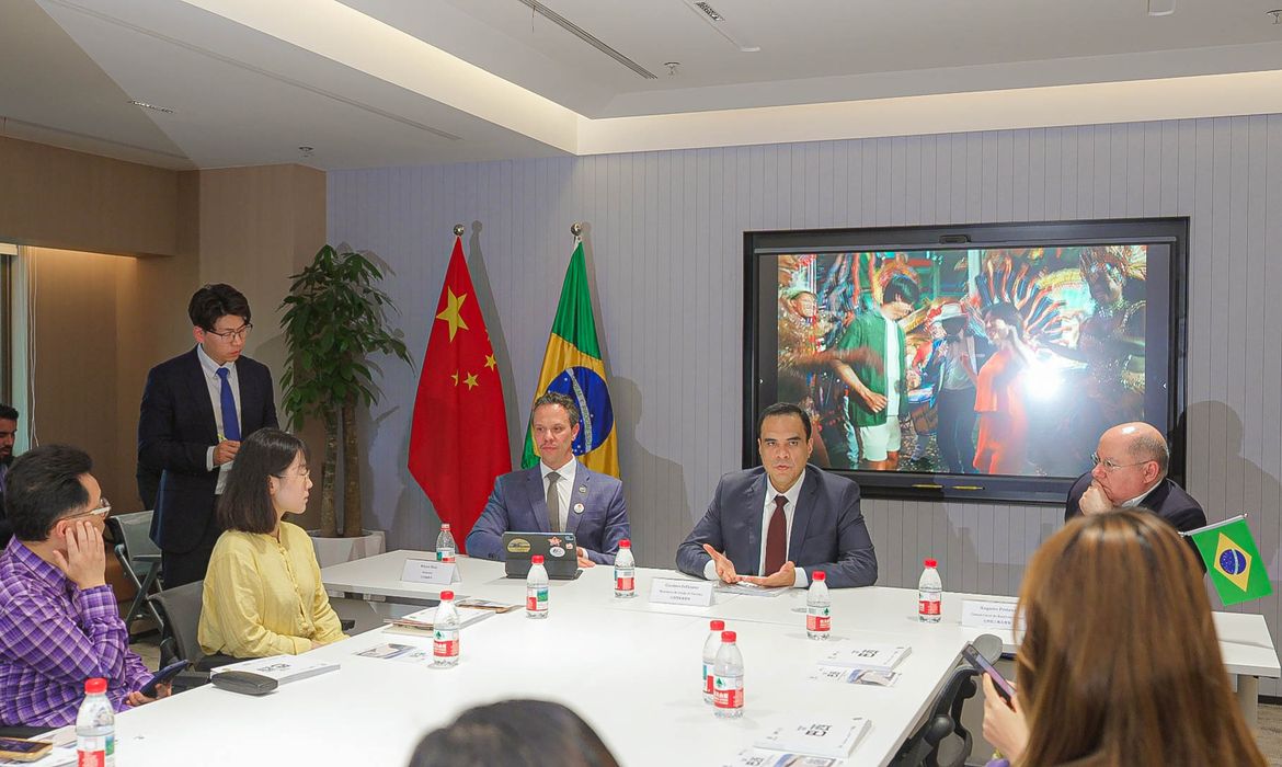 Brasil apresenta guia de investimentos em turismo de US$ 4,5 bilhões para investidores na China